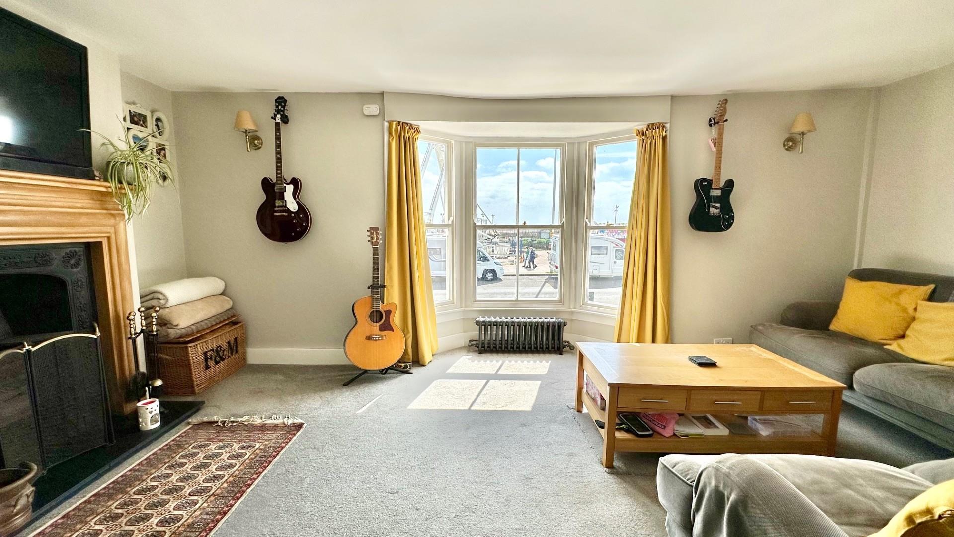 3 bed property in East Parade, Old Town, Hastings